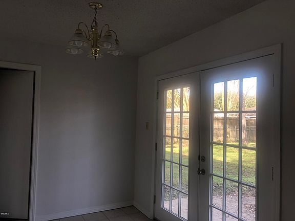 3rd image of 2408 Briargate Dr