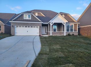 2374 Riviera Ln, Greenwood, IN 46143
