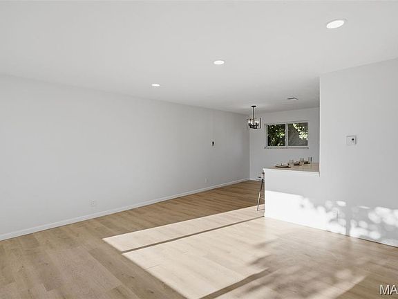 5th image of 2720 Lakeport Dr