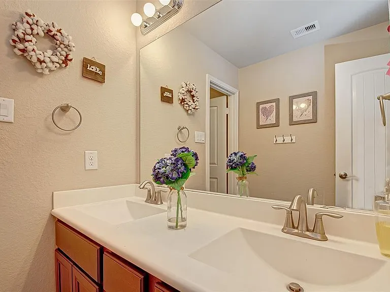 24510 Rossmore Hill Ct — Photo 18