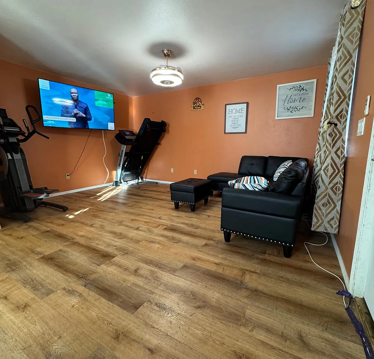 3 bed, 1200 sqft, $2,000 — Photo 2