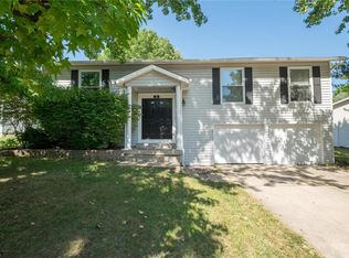 24 Marianne Dr, Saint Peters, MO