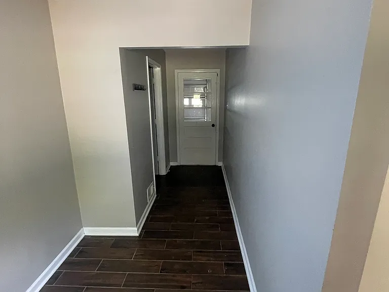 1738 E Churchill Downs Rd — Photo 6
