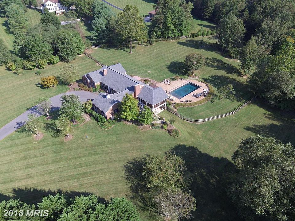 1st image of 881 Kings Retreat Dr