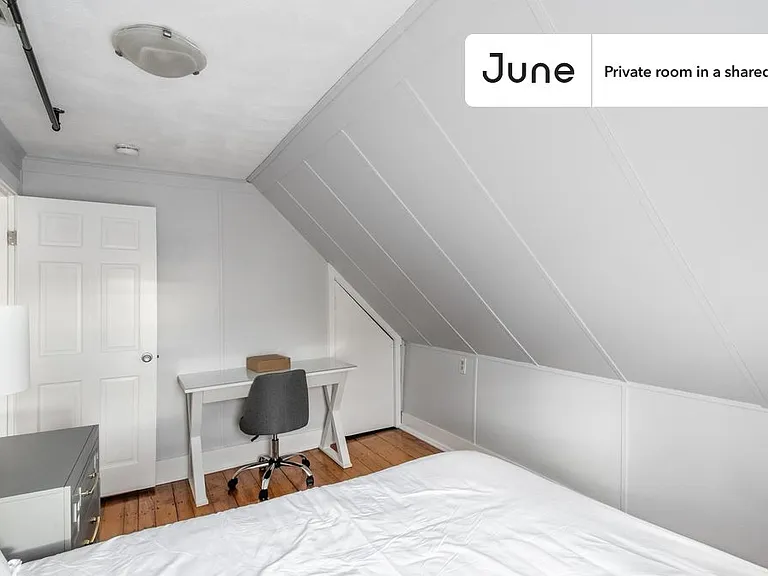 100 Flint St #A — Photo 2