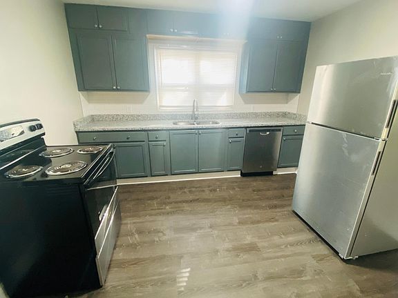 3rd image of 1109 Biddle St SE