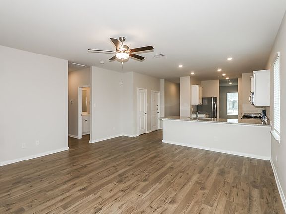 5th image of 401 San Miguel Creek Dr