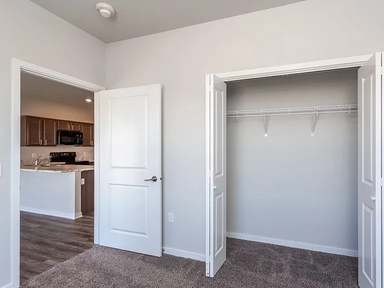 2135 Edgewood Dr — Photo 7