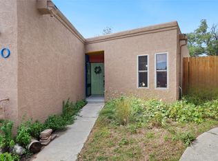 10 Village Pl, White Rock, NM 87547