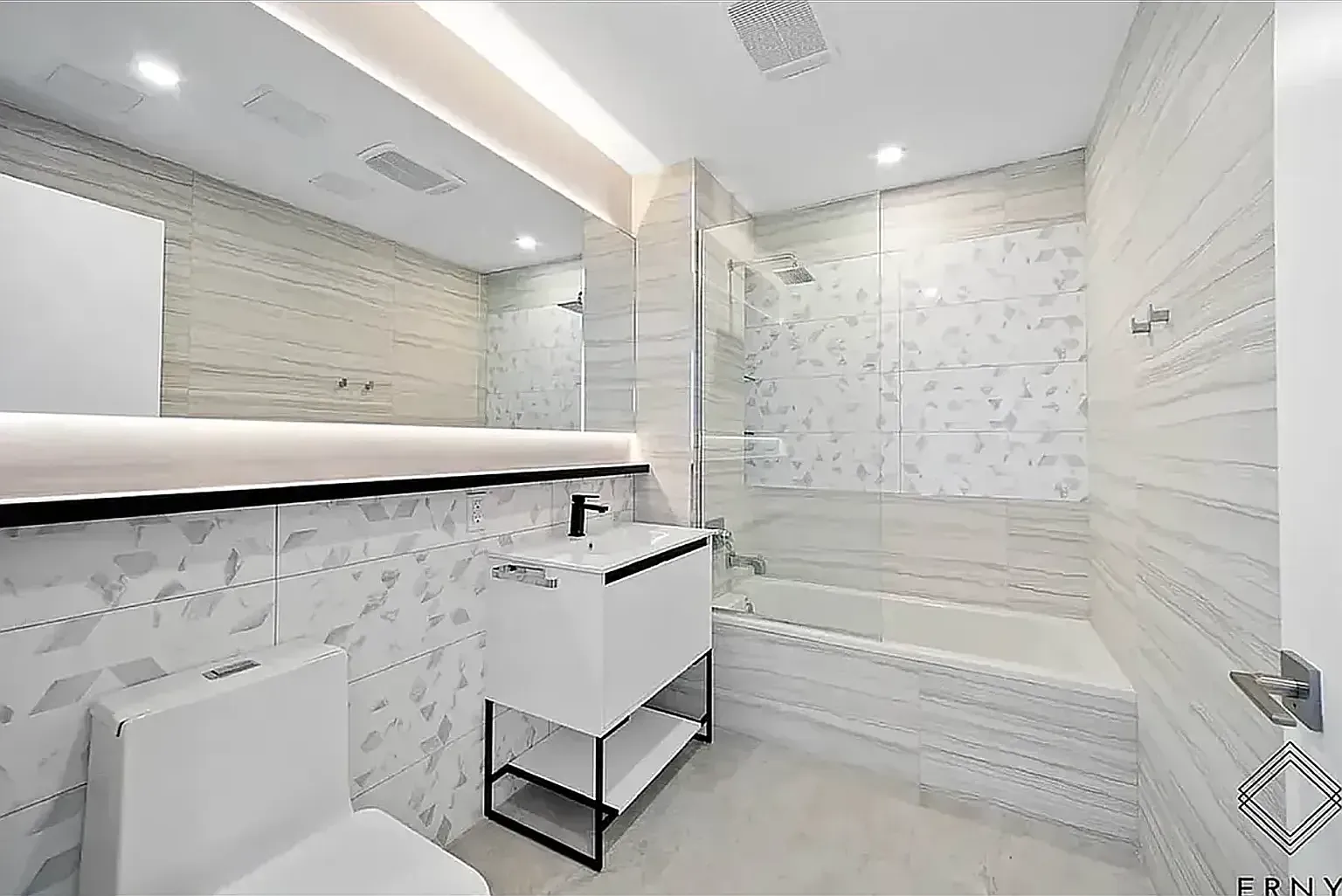 290 Linden Boulevard — Photo 3