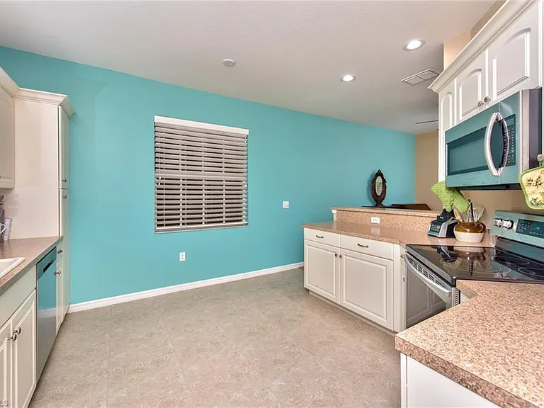 20081 Seagrove St #902 — Photo 9