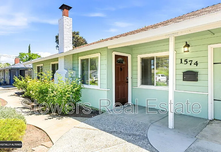 1574 Alpine Dr — Photo 3
