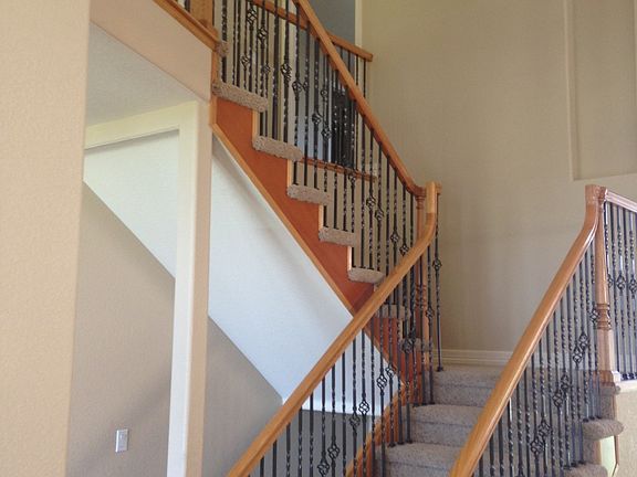 stair to upstairs bedrooms