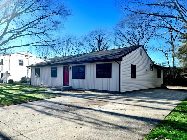 10 Franklin Dr, Somers Point, NJ 08244