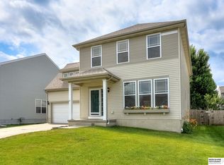 19001 B St, Omaha, NE 68130