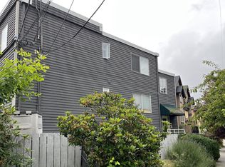 4504 SW Director Pl APT 5, Seattle, WA 98136