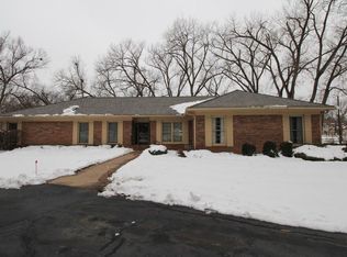 890 Barlow Ct, Salina, KS 67401