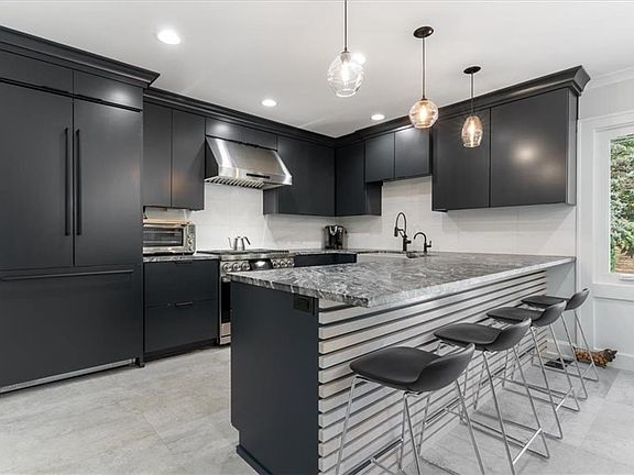 2nd image of 6433 Morningside Dr