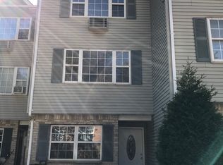 35 Port Ln, Staten Island, NY 10302