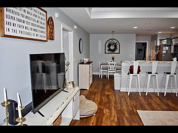 2nd image of 1719 N Ann Ave