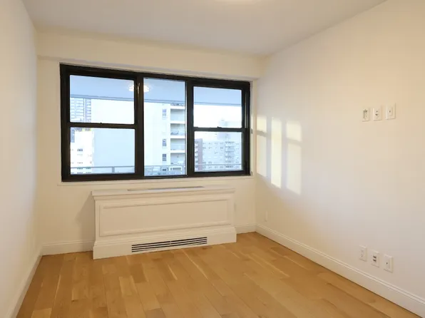 305 East 86th Street image 16 of 28