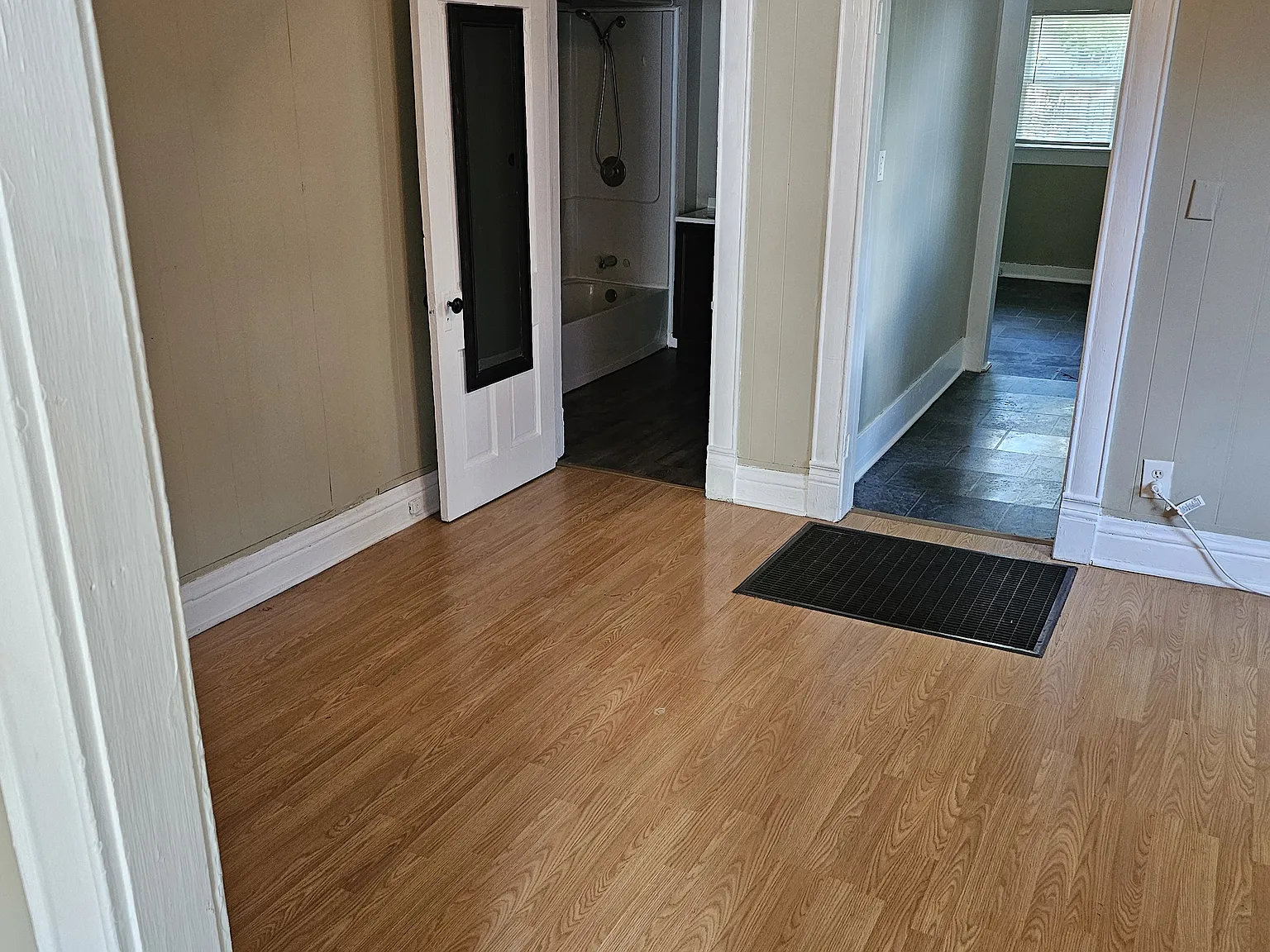 1 bed, 750 sqft, $550 — Photo 4