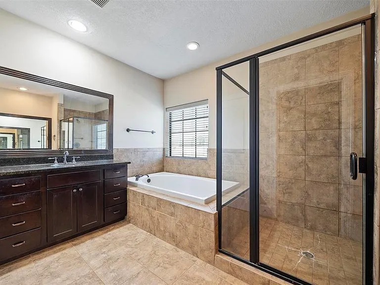835 Garden Oaks Trce — Photo 10