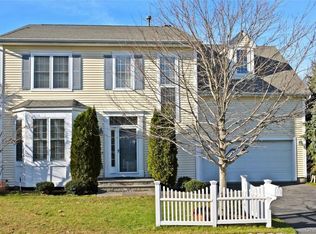 38 Ovation Ct, White Plains, NY 10603