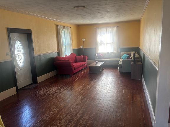 4th image of 815 N 22nd St