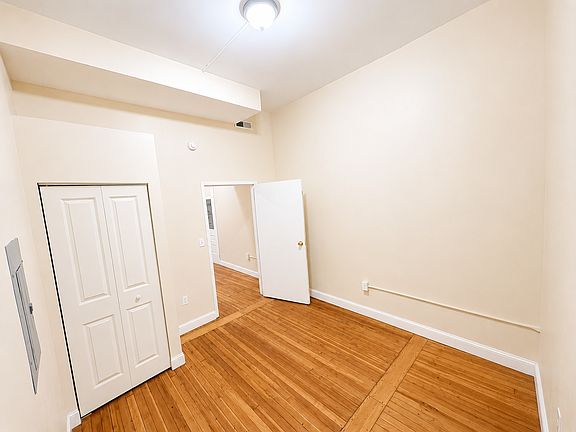 3rd image of 105 Bank St #2D