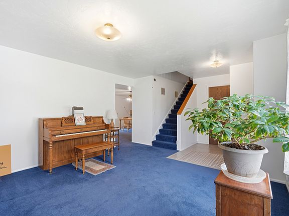 5th image of 748 E Antelope Dr N