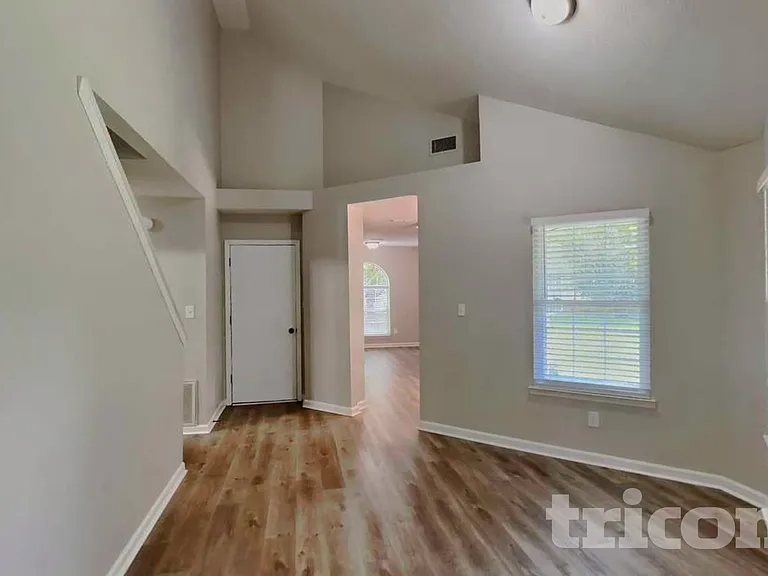 2701 River Bend Dr — Photo 4