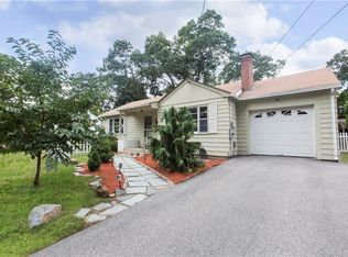 235 Lansdowne Rd, Warwick, RI 02888