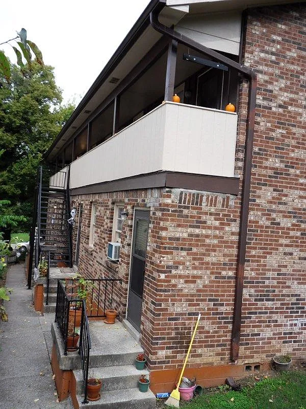 808 Fatherland St — Photo 1
