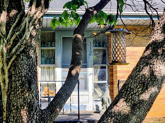3rd image of 312 Austin Ave