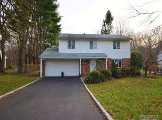 66 Ridge Rd, Smithtown, NY 11787