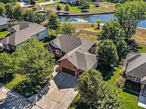 2nd image of 307 Lakewood Dr