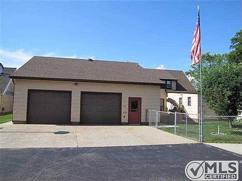4th image of 1319 Delta Ave