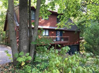 5501 NW Foxhill Rd, Parkville, MO 64152