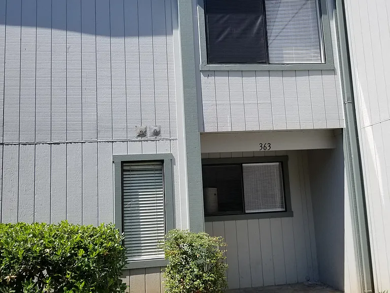 363 Occidental Cir — Photo 2