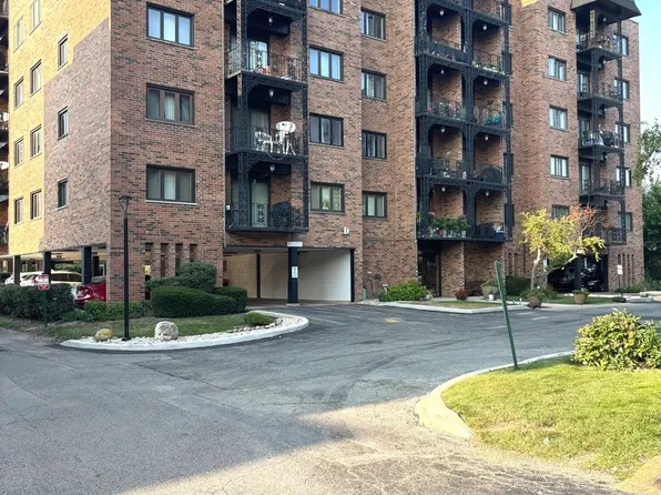 9332 Landings Ln Unit 504, Des Plaines, IL 60016