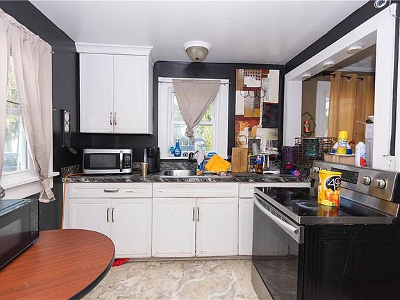 4th image of 367 Brightwood Ave