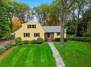 5 Carnegie Pl, Lexington, MA 02420