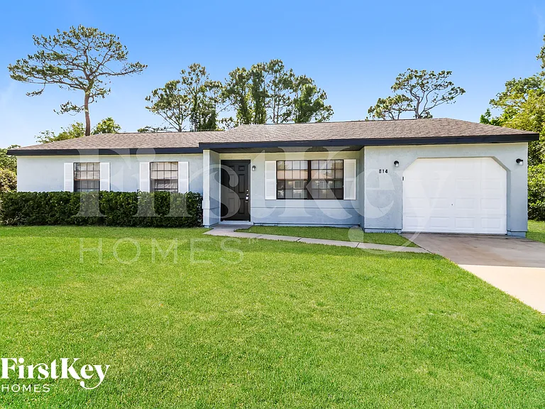 814 Yacolt Rd SE — Photo 1