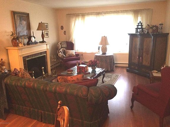 4th image of 962A Argyll Cir