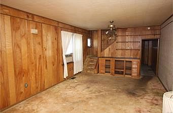 5th image of 1373 Jefferson St