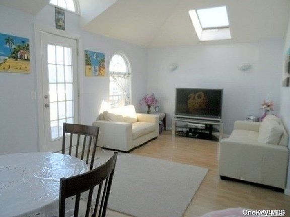 4th image of 19 Connecticut Ave Floor 2