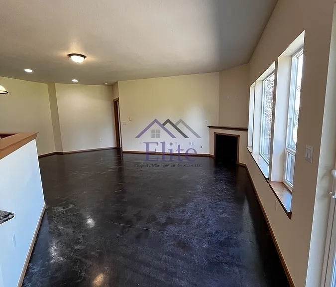 251 W Berry Ridge Rd — Photo 14