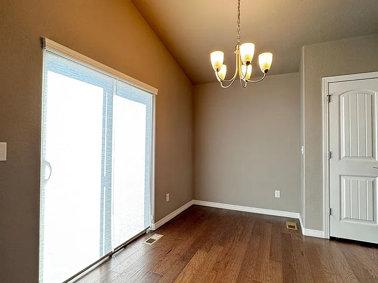 5433 Bristow Rd — Photo 3