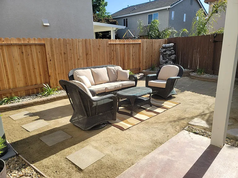 108 Eagles Roost Ct — Photo 25